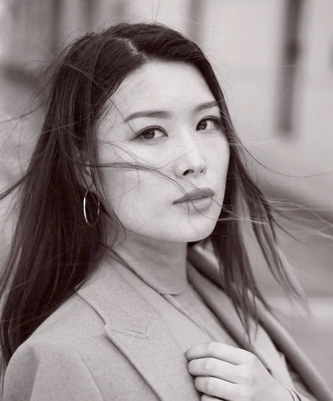 扫兴父母背后,这个华裔女孩正在美国成为脱口秀明星_梁娇颖_妈妈_时候