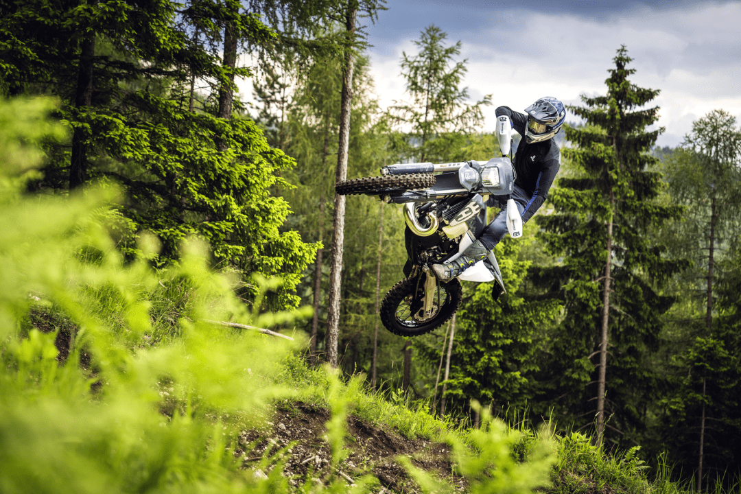 户外特写:胡斯瓦那 2024 te 300 pro_搜狐汽车_搜狐网