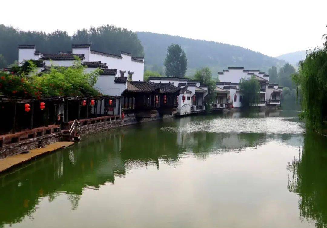 平阴县96联系电话:0531-76518899莱芜彩石溪景区举办"秋高气爽游