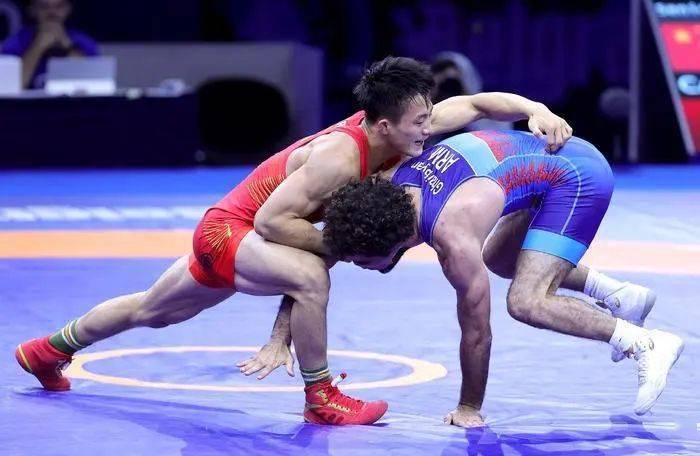 广西健儿摔跤世锦赛摘铜 赢得巴黎奥运会入场券_比赛_亚运会_对手
