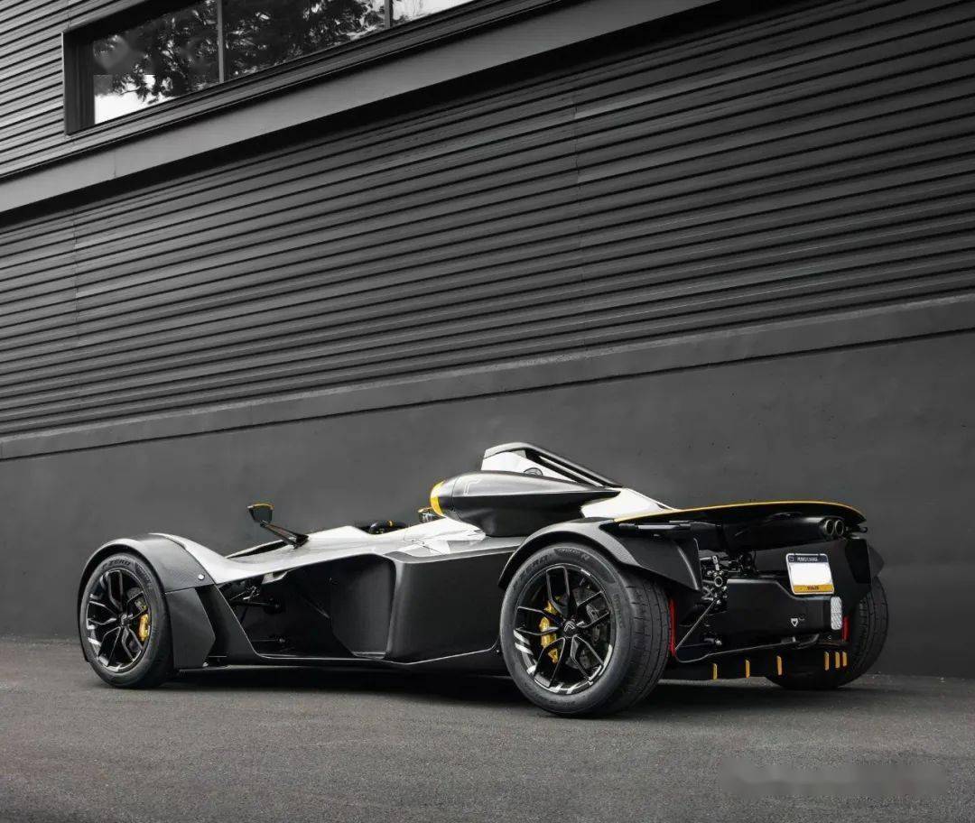 极致性能与轻量化,bac发布全新钛碳纤维版mono r赛车 | 酷乐汽车_搜狐