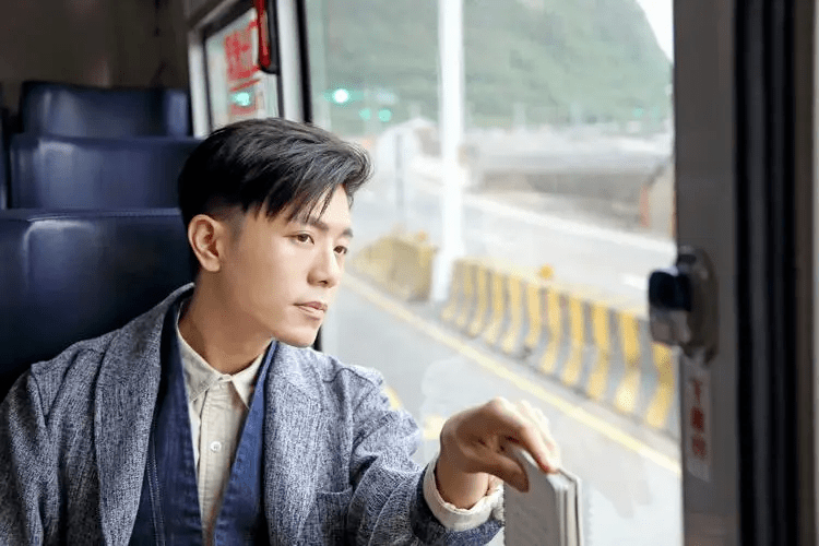 【微电影剧本】父亲 i 朱俊平_儿子_小区_内景