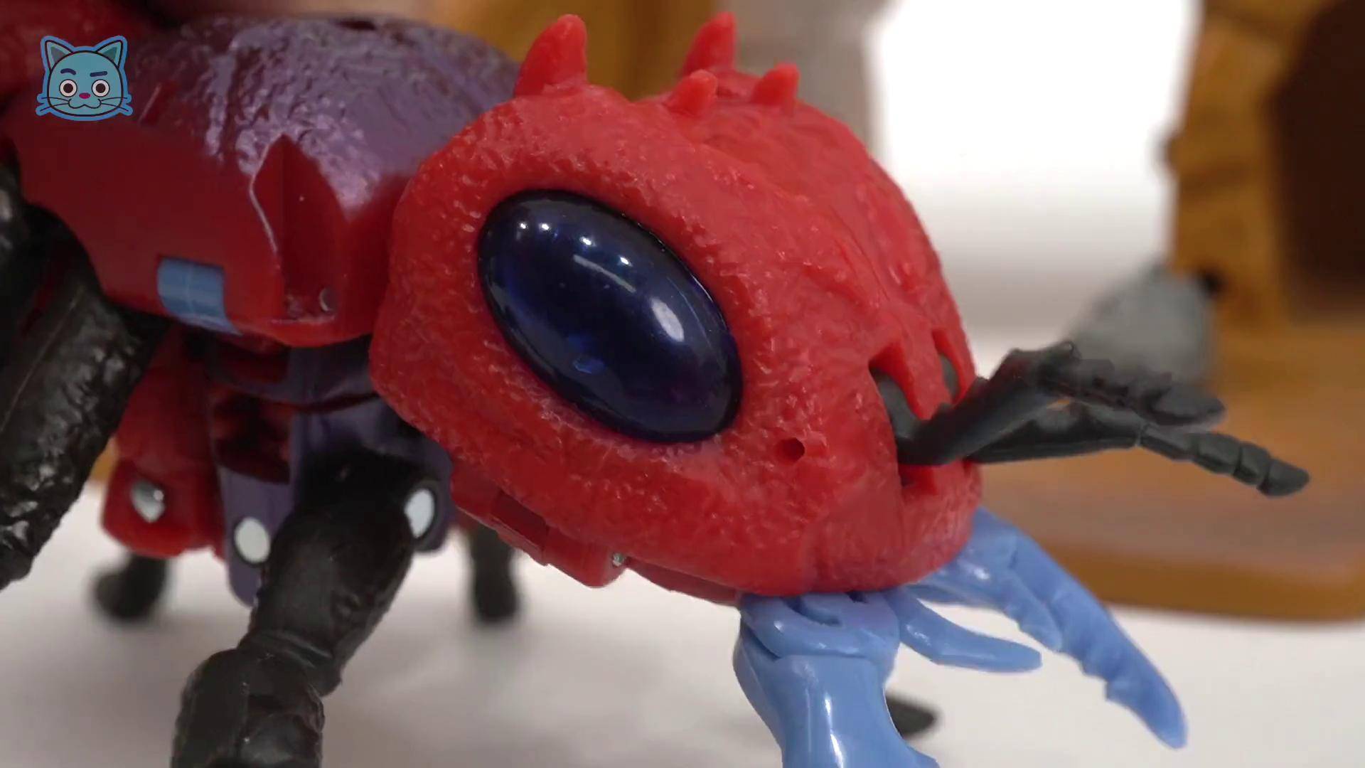 变形金刚世代遗留掠食者地狱变身红蚂蚁超人,战斗力怎么样呢?