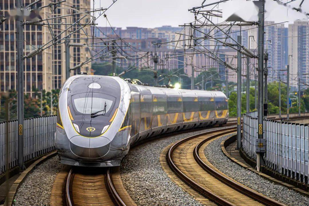 基于复兴号平台的高速综合检测列车投入使用 检测速度可达400km/h