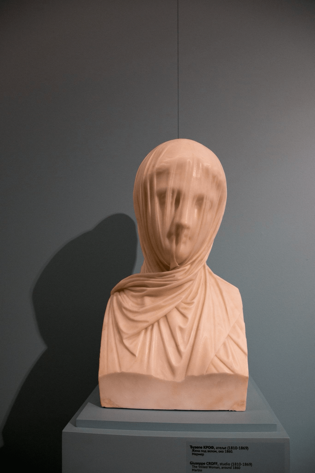 莫奈,梵高,缇香,高更等大师的作品,以及著名的《蒙着面纱的修女》雕塑