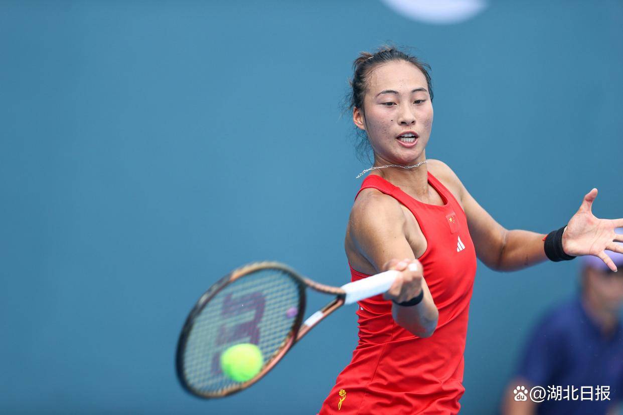 杭州亚运会网球女单:头号种子郑钦文轻松晋级八强_选手_时龚_中国