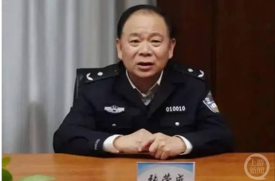 武汉公安系统同一天5名警察被查，知情人士称或与黄大发涉黑案有关
