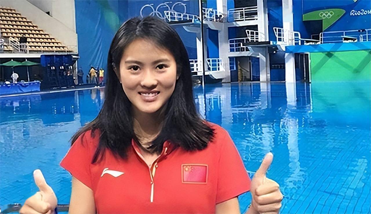 终于,在率先进行的女子双人10米跳台比赛中,陈若琳与搭档王鑫从第一轮