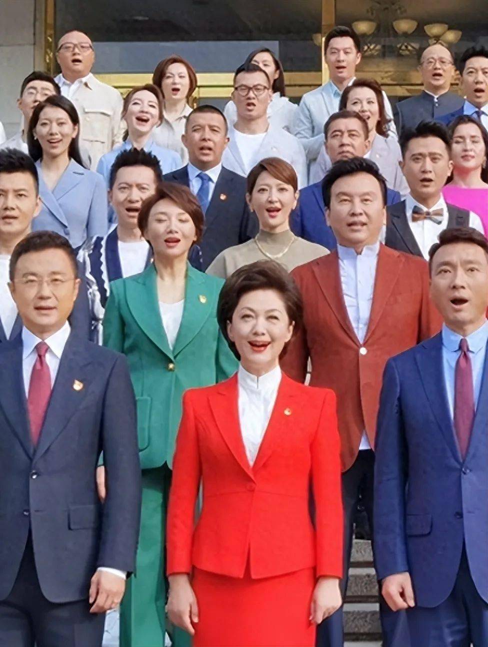 原来这2位央视主持人是夫妻?一个主任一个副主任,丁克多年