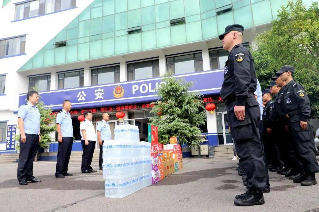 浓情暖警心 温俊华看望慰问坚守岗位民辅警_辖区_全县_公安局