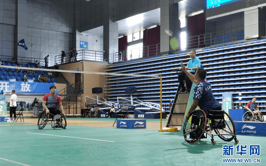 轮椅上的羽毛球运动员如何炼成?来看这个重庆小伙的故事