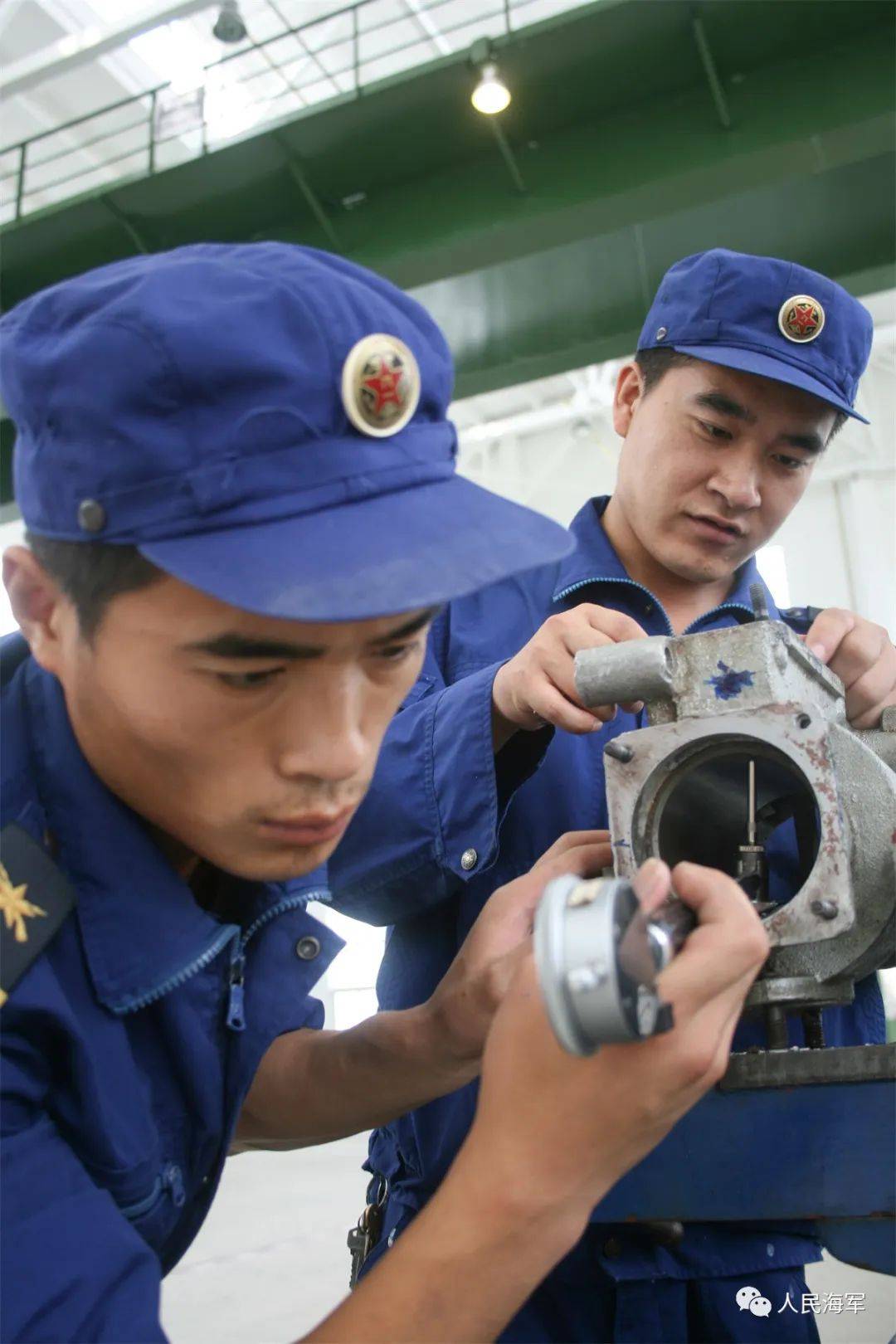 恰逢单位执行某项重大任务来到部队探望从邯郸驱车600余公里2013年夏
