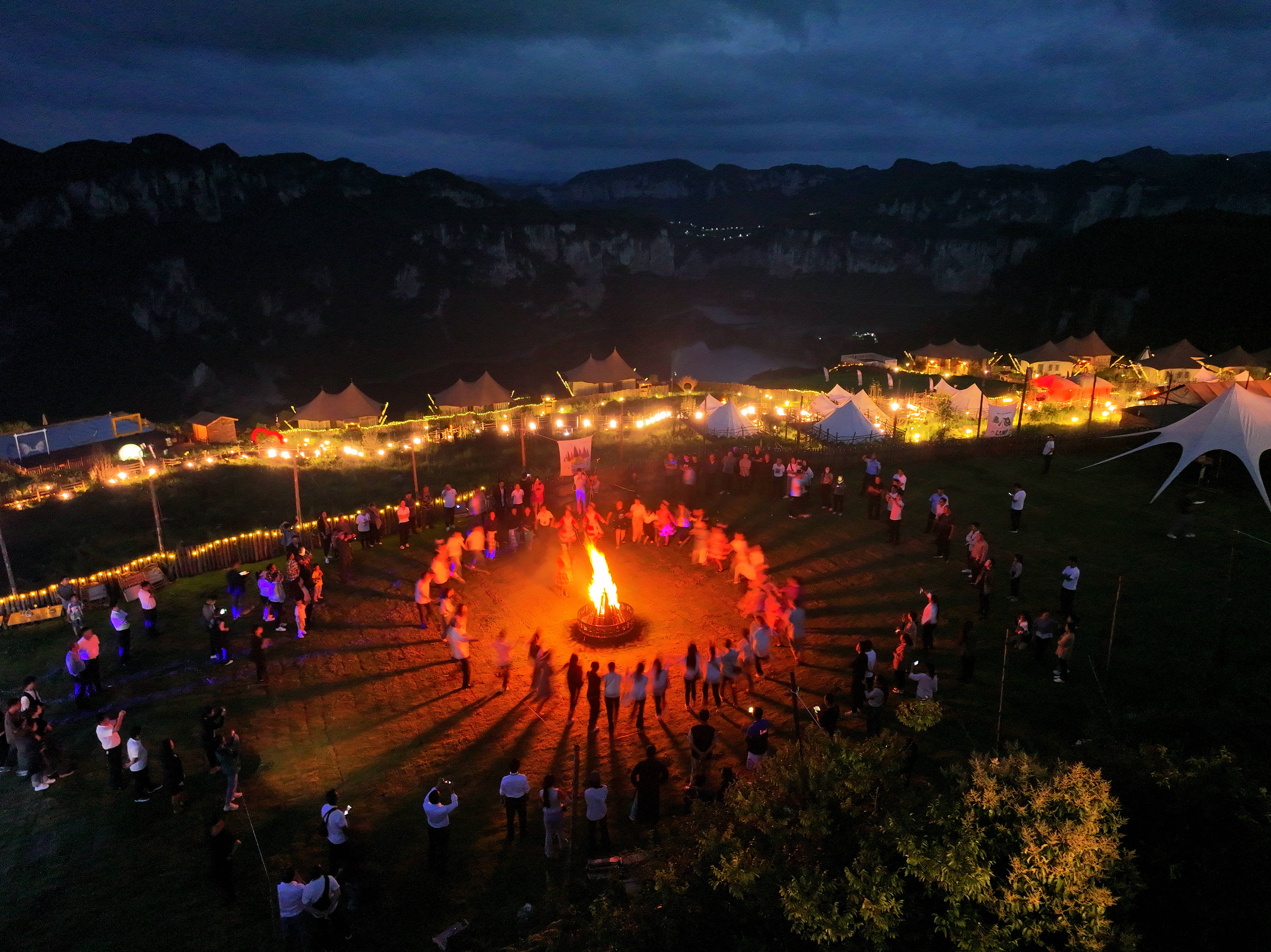 化屋村篝火晚会(无人机照片.