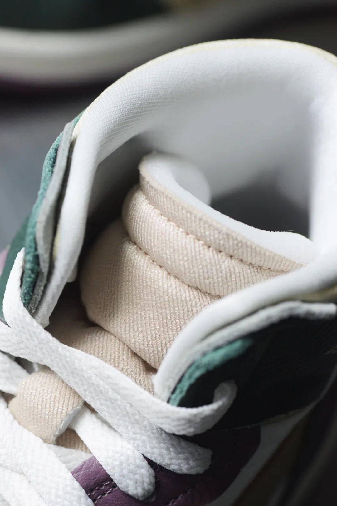 SOAR 限量发售｜WMNS Air Jordan 1 MM High “Galactic Jade”_搜狐网