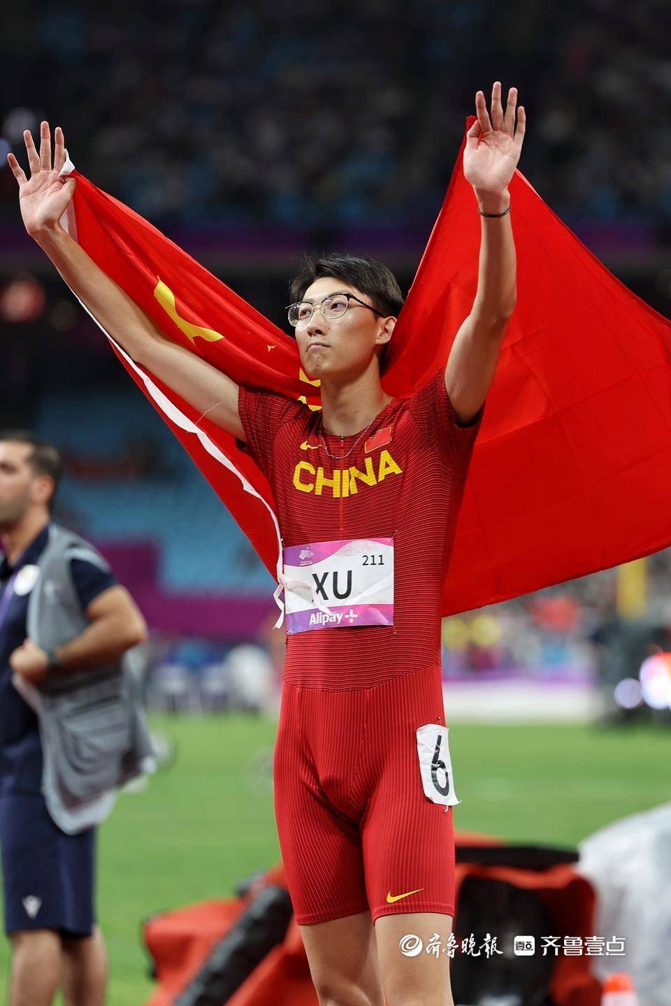观潮|亚运会男子110米栏决赛,中国小将徐卓一13秒50摘铜_齐鲁_选手_用
