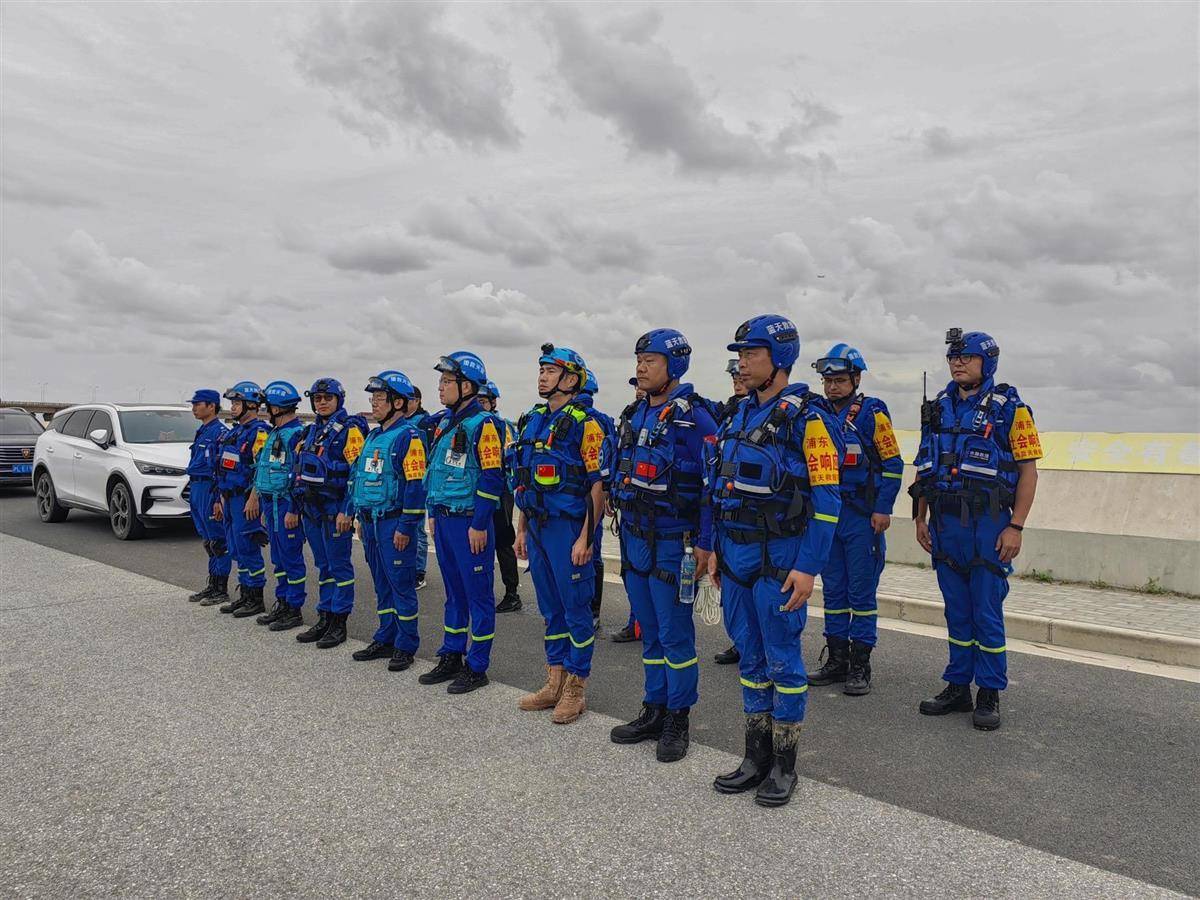 上海持续搜救4岁失联女童,救援队:事发东海大桥桥头,潮汐,碎石增加