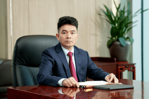 1997年,曾小山又在邵东创办了邵东铝业公司,第二年成立了双牌铝厂