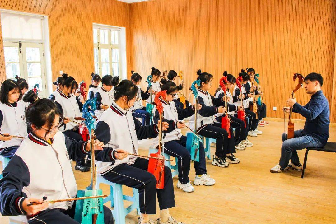 马头琴"非遗进校园"落实了青岛艺术学校音乐表演专业山东省特色化建设