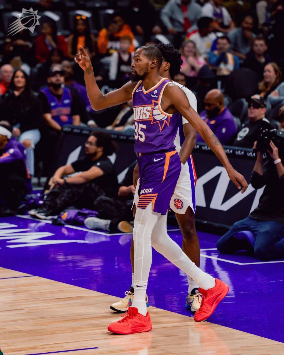 太阳加时赛基恩-约翰逊和渡边成为奇兵,最终拒绝逆转.