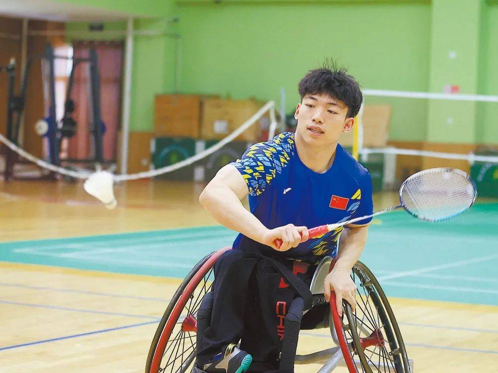 赵帅在正定国家乒乓球训练基地紧张训练.