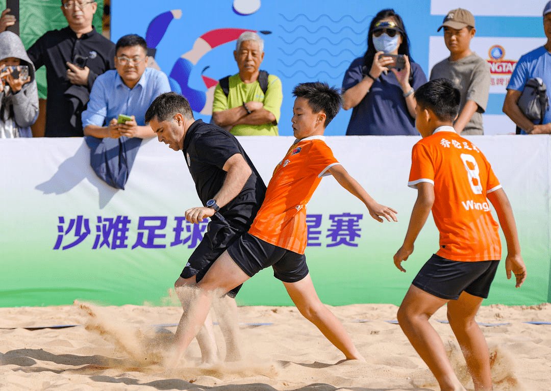 支球队,200余名运动员参赛,特别邀请沙滩足球国家队多名球员来青参赛