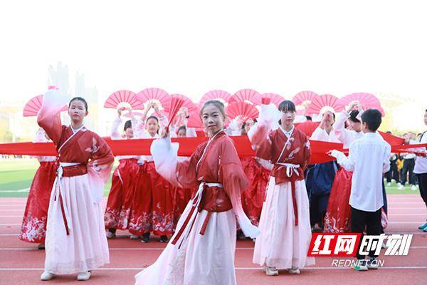 株洲市二中莲花中学首届体育节暨田径运动会开幕_全体师生_青春_方阵