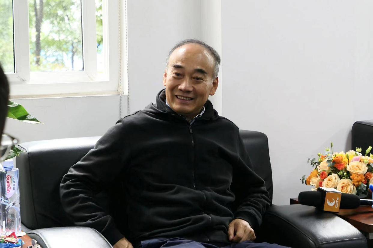 内线引入了朱荣振和张大宇这两位身高都在2米15以上的全尺寸中锋,此外