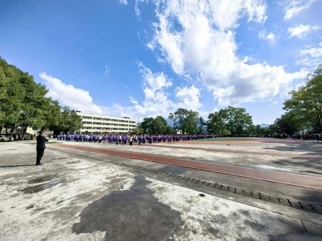 秀山官庄中学|家校合作共谱学校教育新篇章_家长会_交流_进行