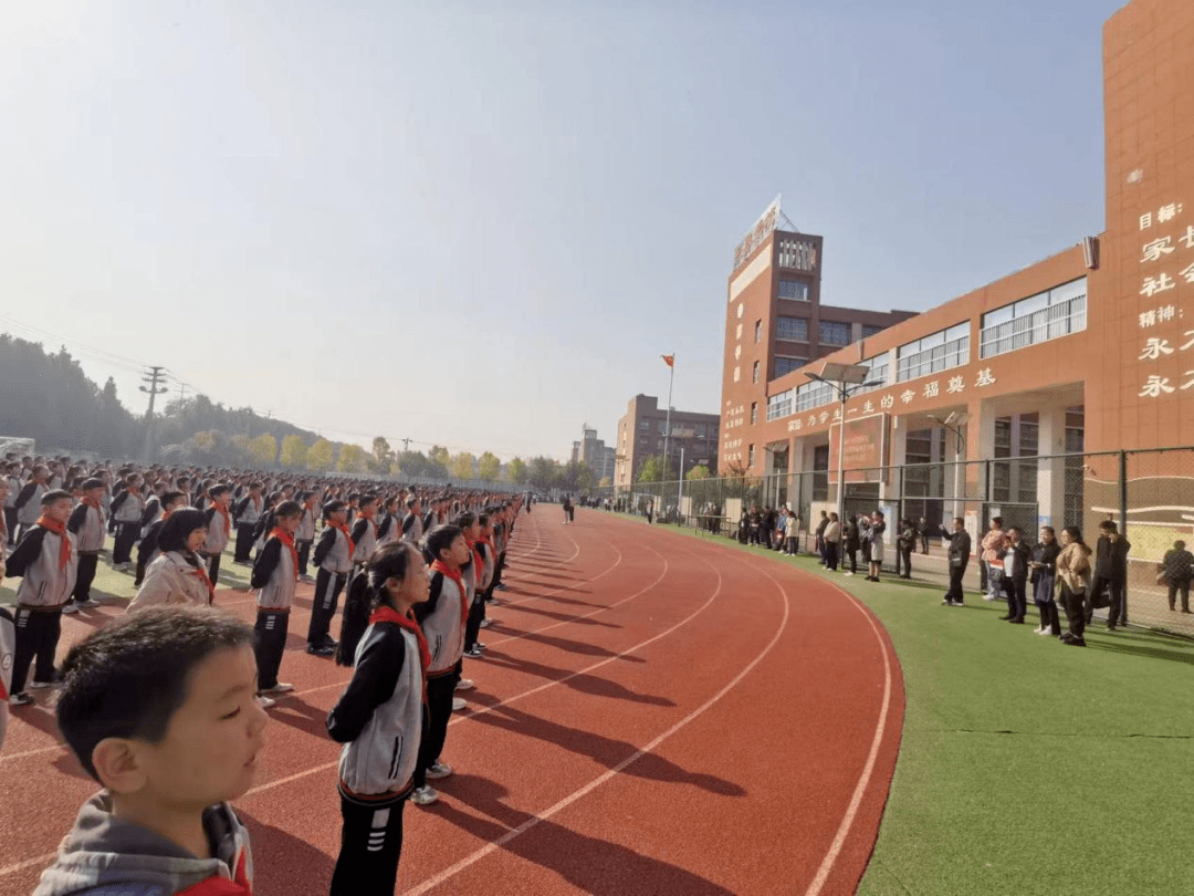 视导促提升再启新征程——市小学教研室到莘县东鲁学校视导教学教研