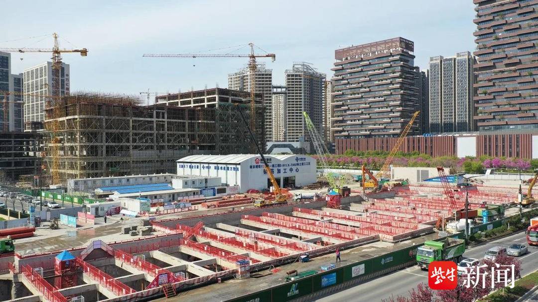 南京地铁11号线一期工程浦口万汇城站主体结构顺利封顶_施工_车站_线路