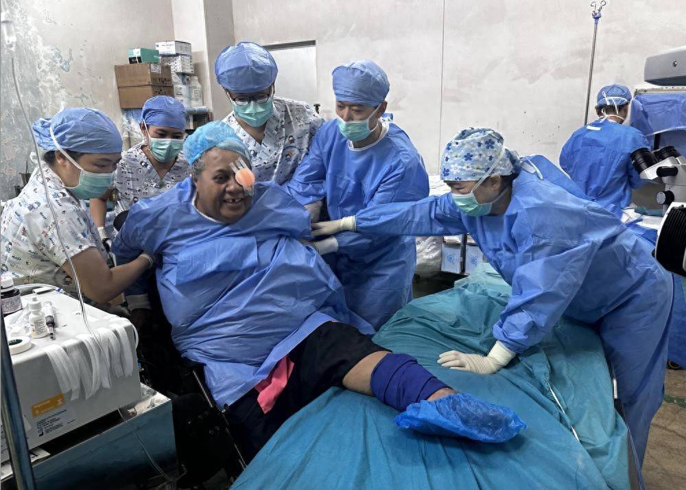 来自中国的光明使者,广东医生陈伟蓉的十年援外故事_手术_国家_医疗