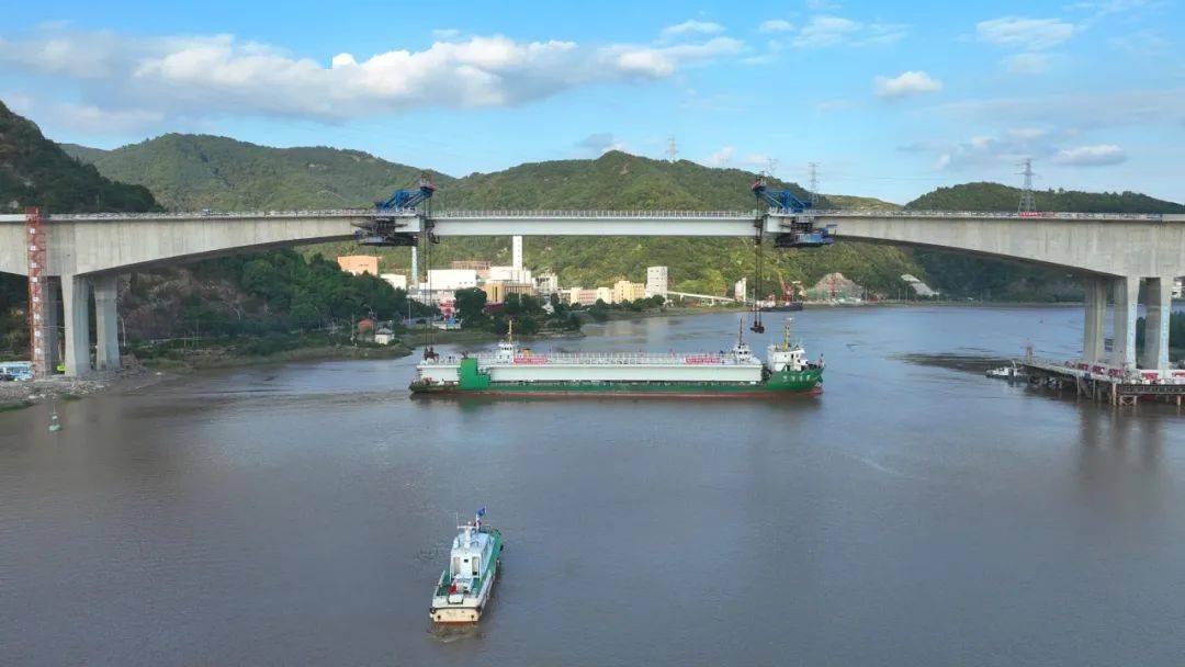 一日双捷,临海余温公路项目灵江特大桥主桥全线贯通_台州市_单位_大节