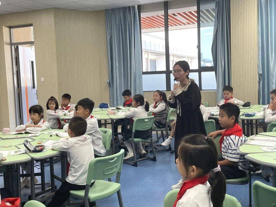 秋风现风华 初见展风采——城南小学年秋季新进教师汇报课