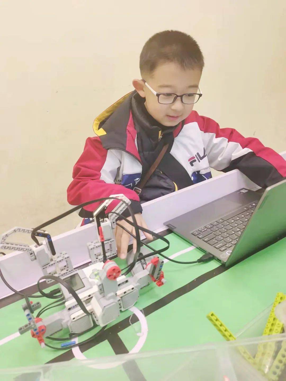 【高新教育】学生秀场 | 追梦创造 科学少年_科技_编程_python