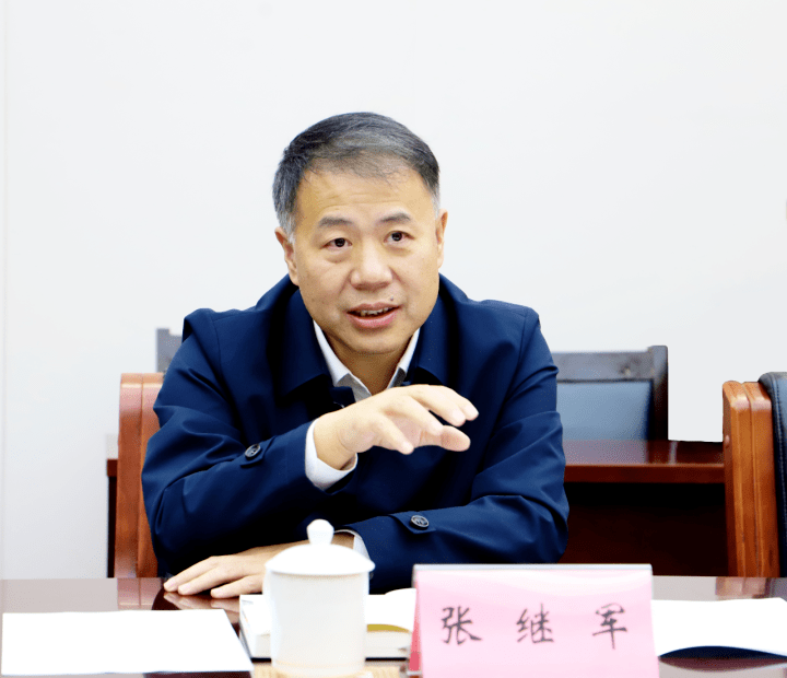 县政府副县长刘光明主持会议.
