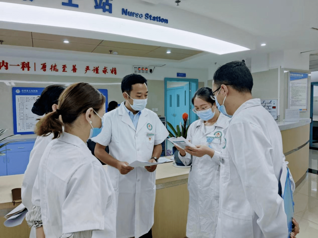 制定《汶川县医疗人才"组团式"帮扶工作实施方案》,成立由县委书记任