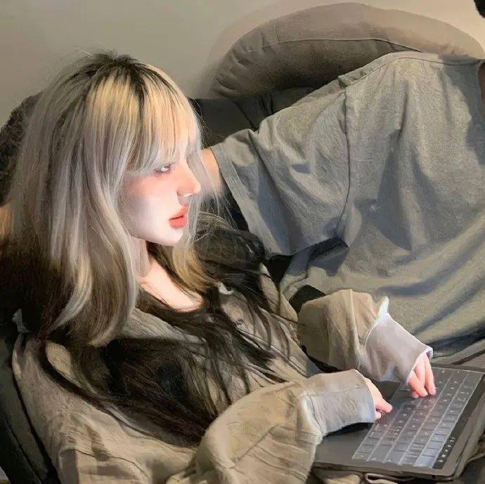 情头| 从窗台的花聊到地球爆炸 好久不见_moment_be