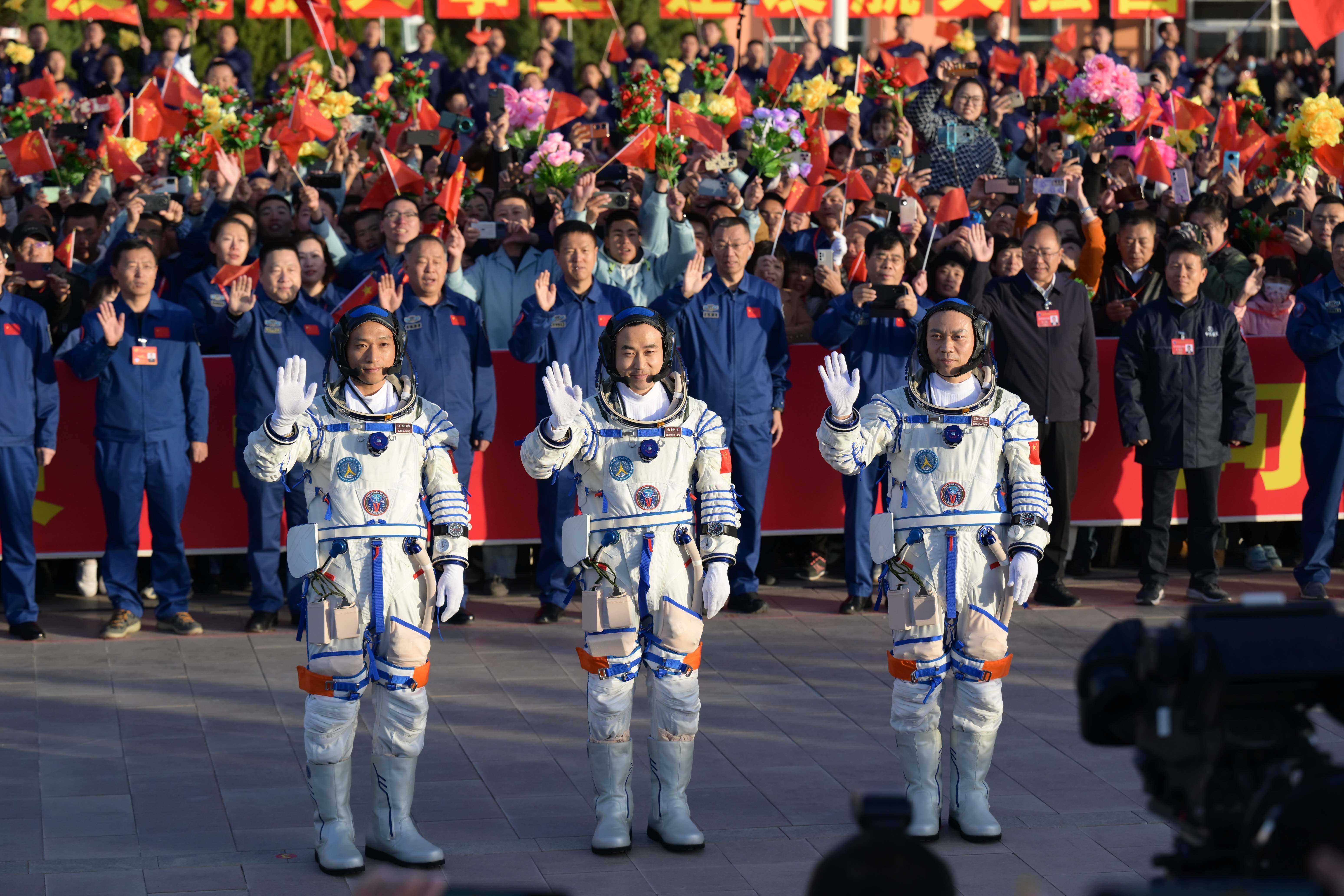 对话中国航天员: 这充满第一次的旅程，让人类真正长大