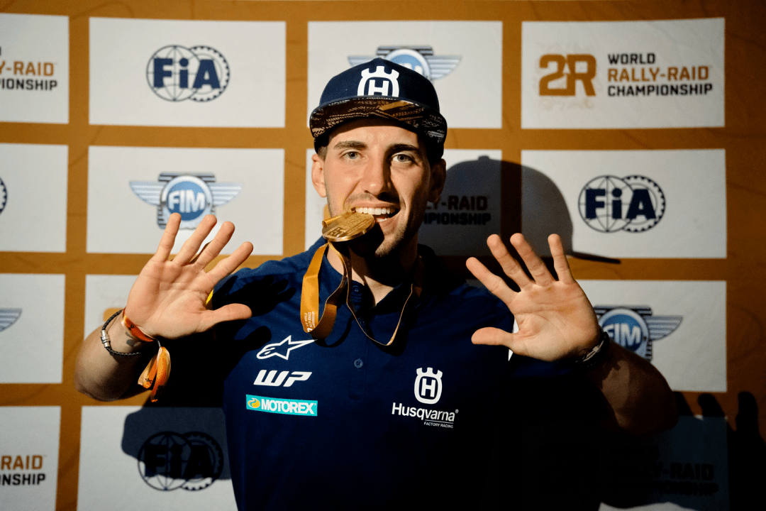 贝纳维迪斯夺得 2023 世界拉力锦标赛总冠军_比赛_rallygp_普莱斯