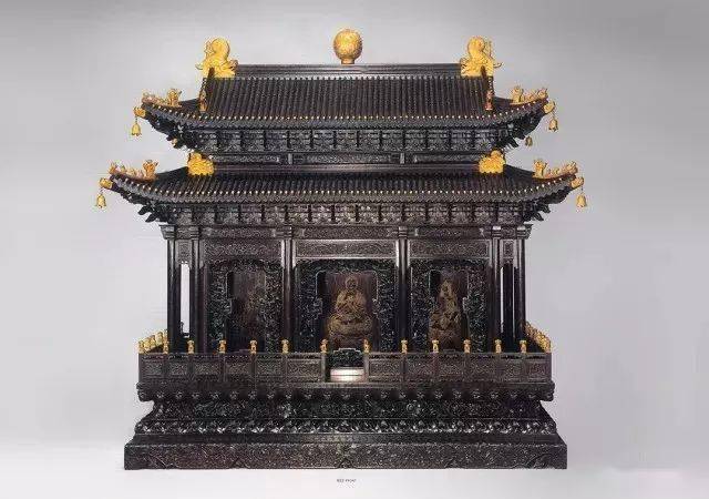 龛内所刻释迦佛与文殊普贤二位菩萨为其特请印刷局张凤翔影刻,题刻于