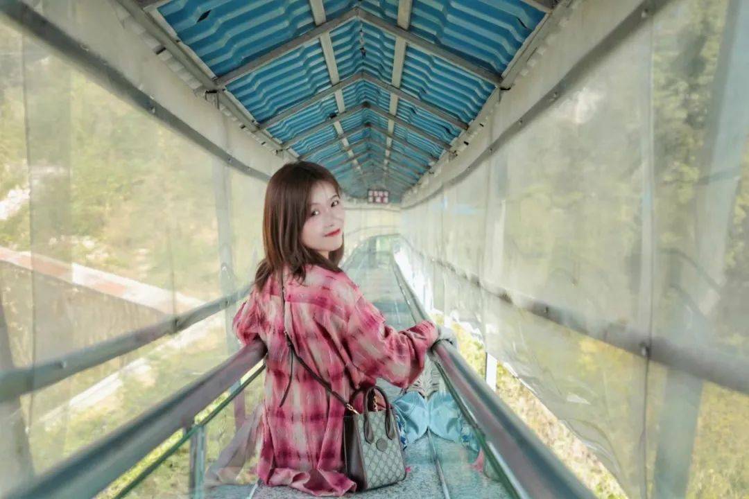 位置:贵州省黔南州福泉市洒金谷景区交通:从贵阳出发自驾1.