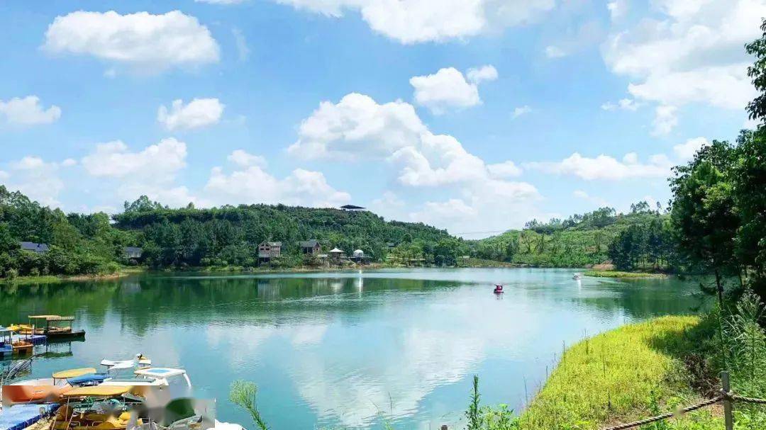 06399 住【英德徐家庄旅游度假村】湖景汤泉木屋别墅(复式房),私家
