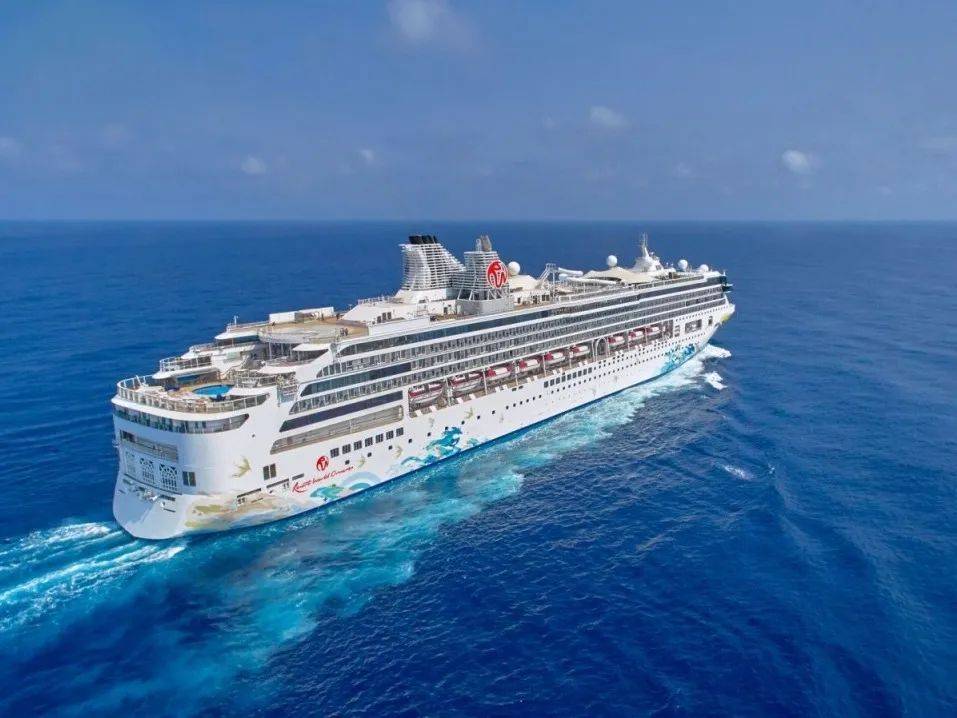 复常后首艘长期新加坡星梦邮轮旗下的「探索梦号」「名胜世界壹号」