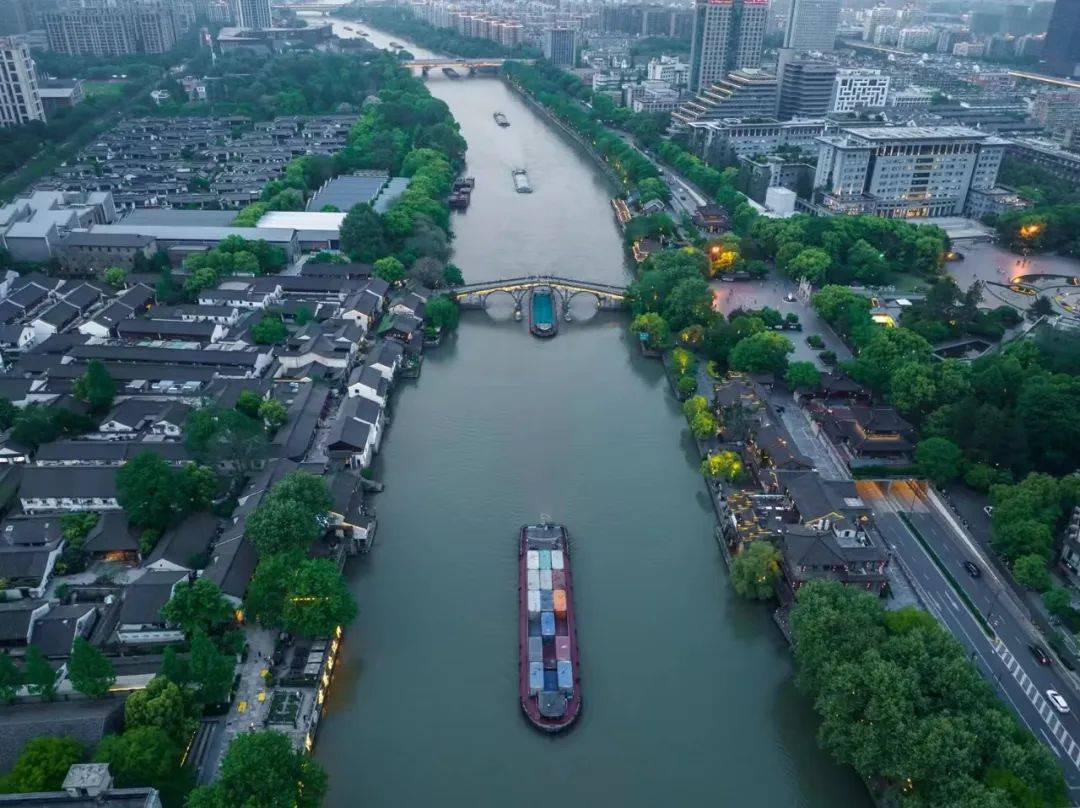 从杭州武林门码头出发,沿途对京杭大运河杭州段景区,大运河国家文化