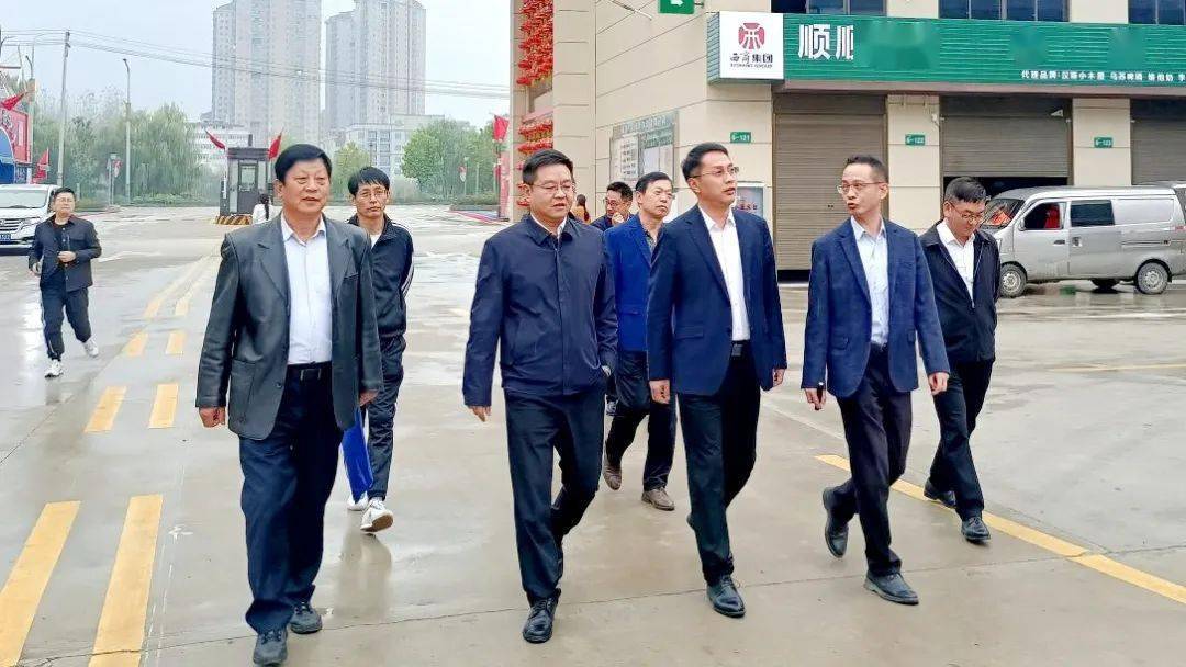 xishang10月25日,湖北郧西县县委副书记,县长王兵带领郧西党政代表团