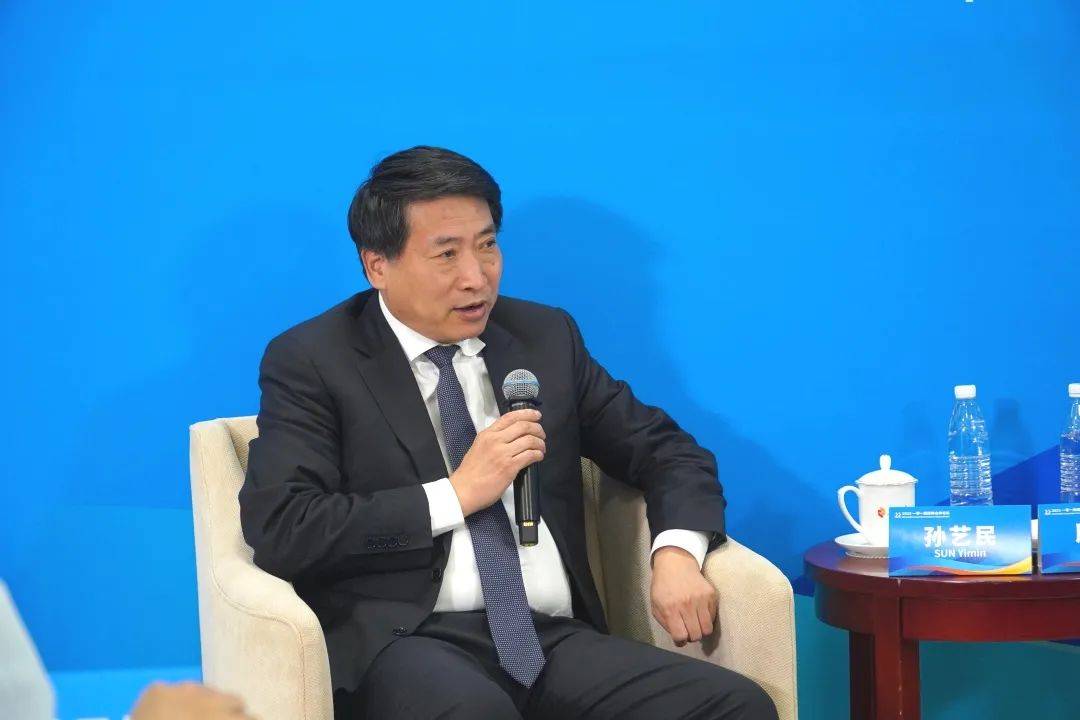 本届论坛开幕式管委会主任孙艺民西安国际港务区党工委书记凝聚共识