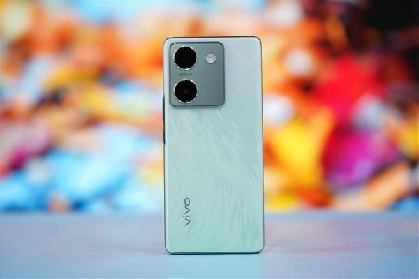 vivo史上最轻薄5000mAh手机！vivo Y100图赏(图5)