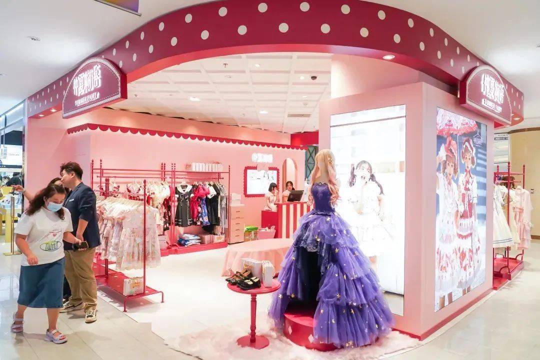 南京路二次元city walk攻略新鲜出炉!谷子店,热门ip手办这里都有!