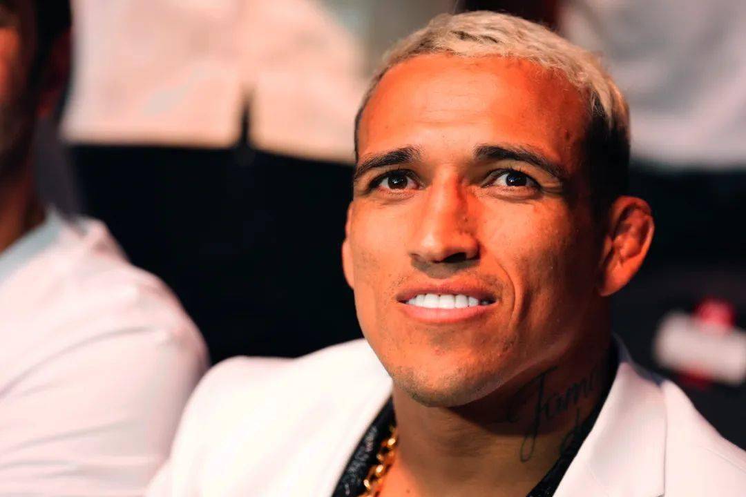 肯定马哈切夫的进步,奥利维拉期待二番战复仇_比赛_选手_卡诺