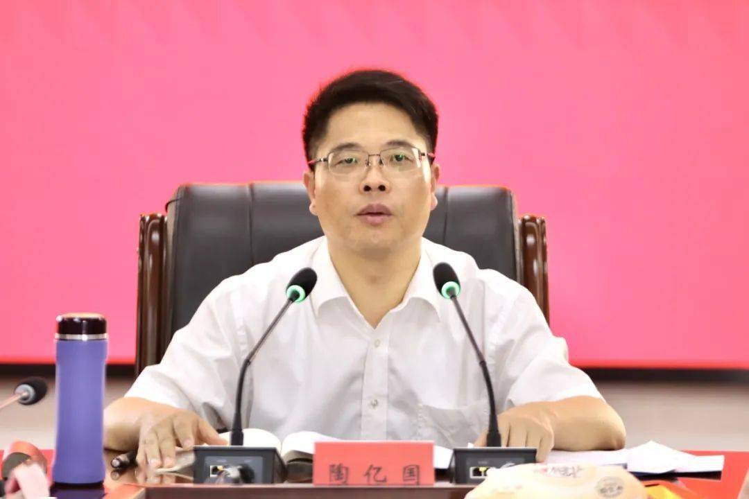 区委副书记,区委深改委副主任熊振强,区领导陈韬,万勇,余铭,胡海,李